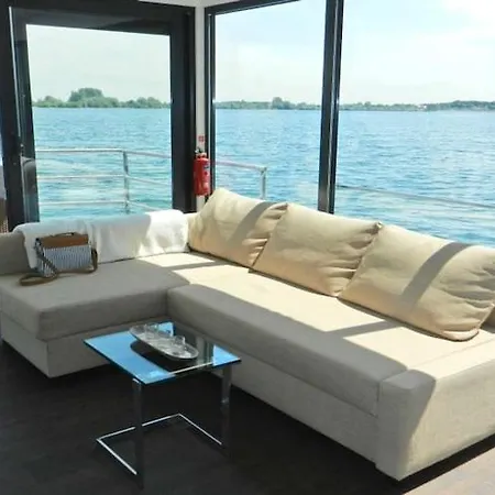 Botel Hausboot Am Xantener Nordsee